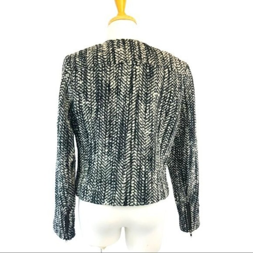 40% OFF SALE❗️ CAbi Tweed Moto Blazer Jacket Boucle Womens Size 10 - Picture 6 of 11